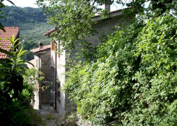 Porzione di casa Via Alfredo Ricciotti, 128, frazione Codiponte, Casola in Lunigiana - foto 2