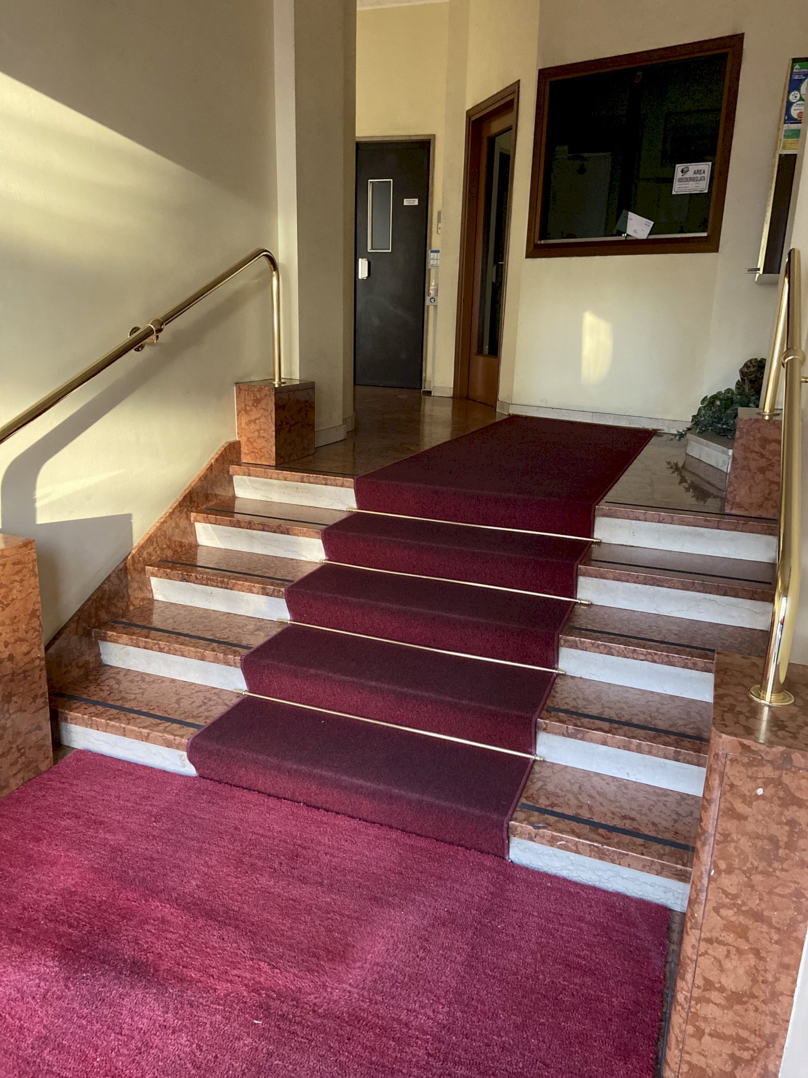 Trilocale Viale Certosa 205, Milano (zona Gallaratese) - foto 2