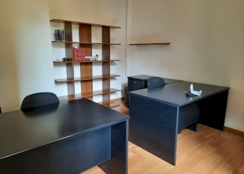 Ufficio via caprarie 3, Bologna (zona Galvani) - foto 2