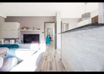 Quadrilocale Via di pino 30, Genova (zona Molassana) - foto 3