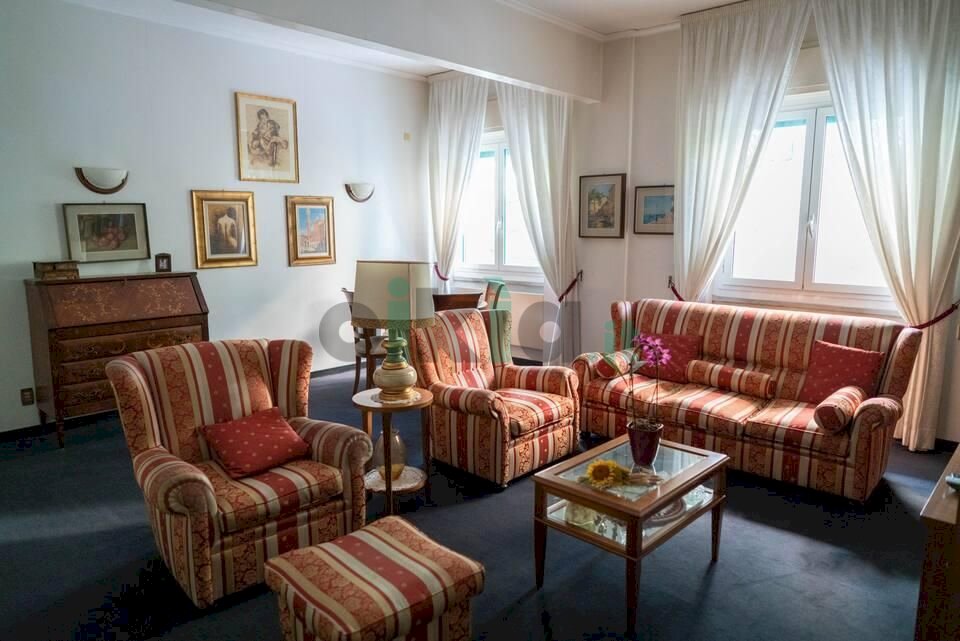 Three-room apartment Corso Carbonara, 15, 16124 Genova GE, Italia, Genova (neighborhood Castelletto) - photo 1