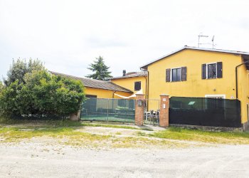 Villa Bifamiliare Via Vecchieto 18, frazione Sant'antonio, Pavullo nel Frignano - foto 1