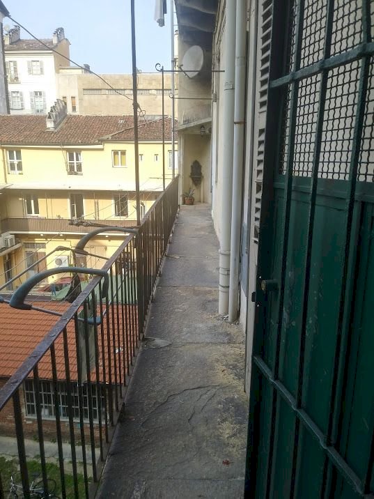 Quadrilocale Via Matteo Pescatore 10, Torino (zona Centro Storico) - foto 2