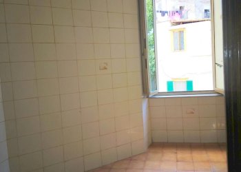 Bilocale via Duca Ferrante della Marra, Napoli (zona San Carlo all'Arena) - foto 3